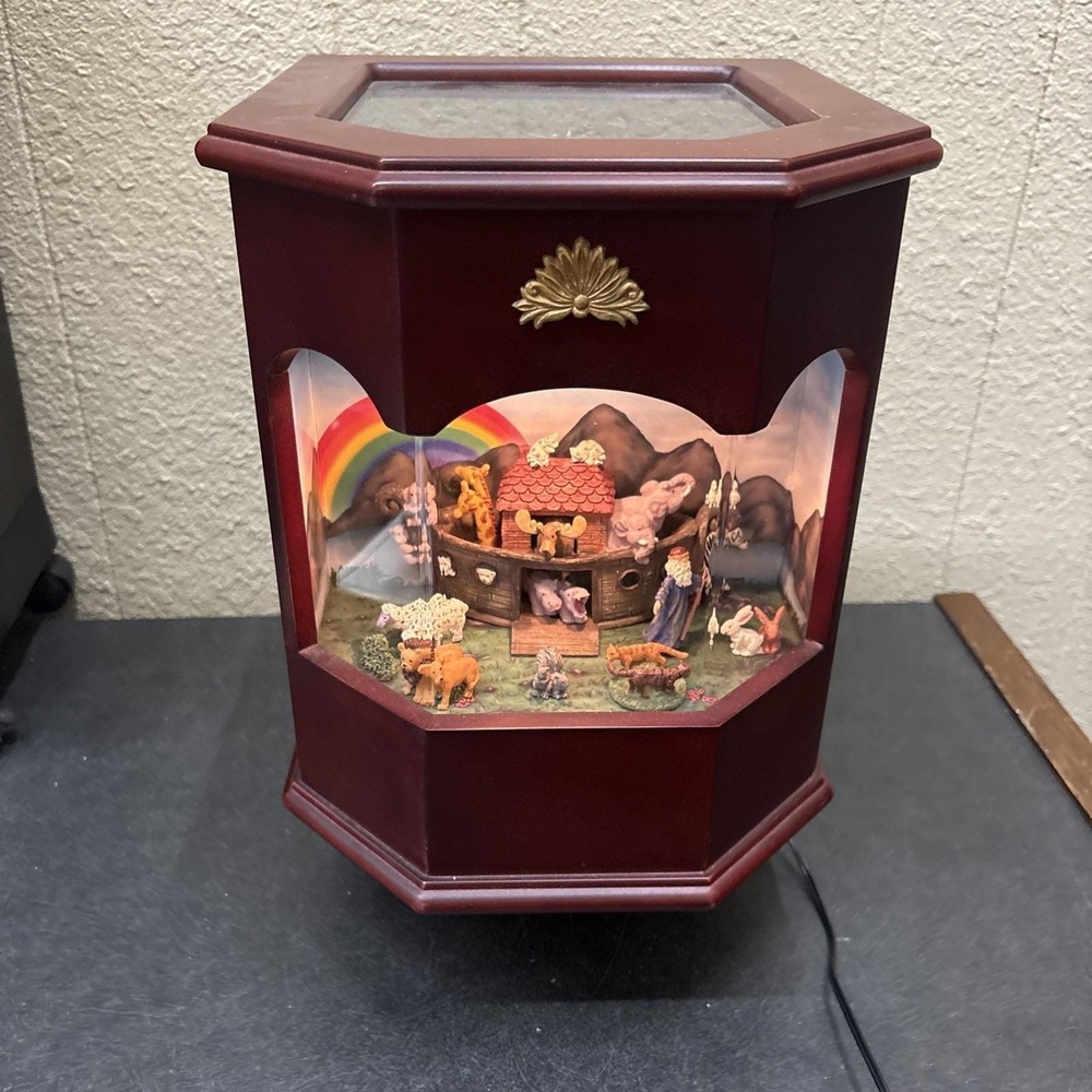Thomas Pacconi~Classic Light Up Wooden~Noah's Ark~Music Box w/3 Discs~Works